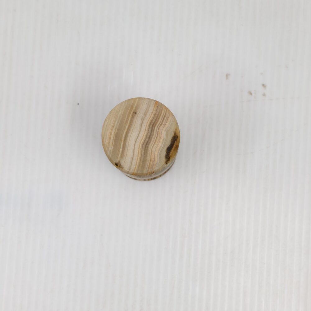 Miniature Onyx Vase – Hand‑Polished Stone Décor 4 IMG 20251015 152400 scaled