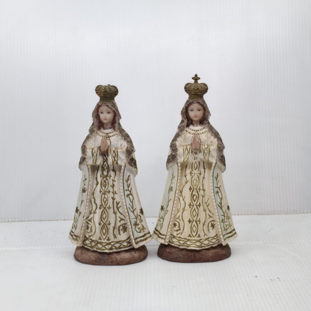 Regal Madonna in Prayer – Handcrafted Devotional Figurine with Gilded Crown & Floral Robes 6 IMG 20251015 152814 scaled