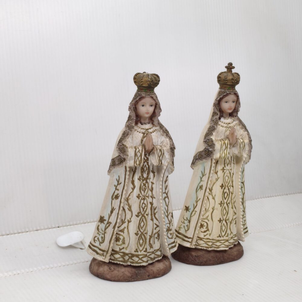 Regal Madonna in Prayer – Handcrafted Devotional Figurine with Gilded Crown & Floral Robes 4 IMG 20251015 152822 scaled