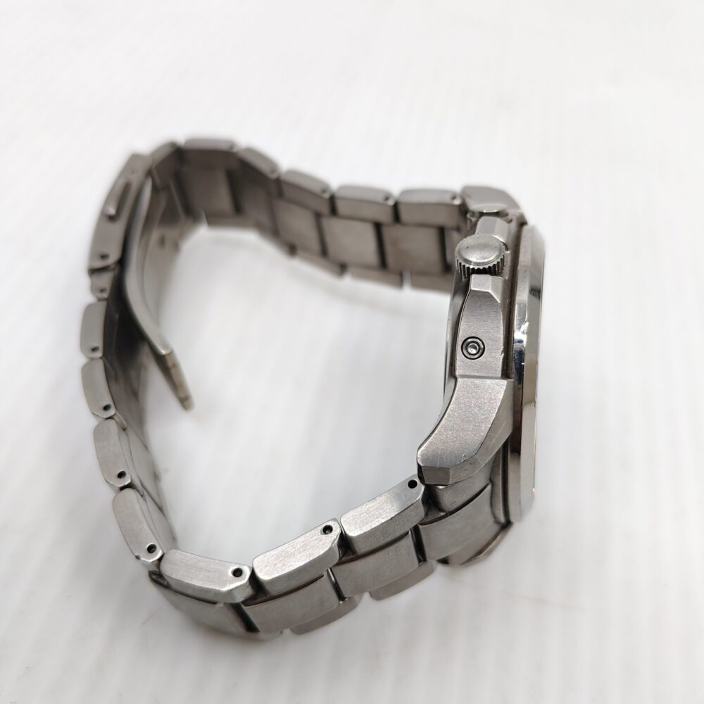 Citizen men's Eco-Drive watch | WR200 waterproof watch | Black dial stainless steel timepiece | Light-powered watch with date