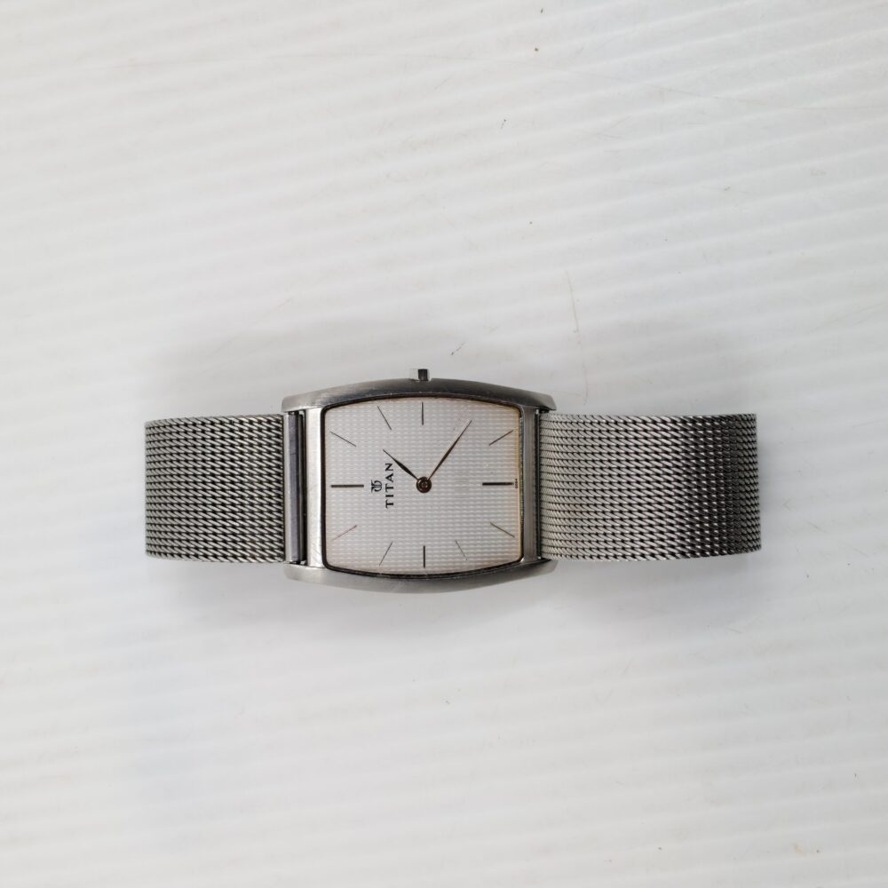 Titan Edge Ultra-Thin Watch – White Dial, Mesh Strap, Minimalist Design 4 IMG 20251015 155403 scaled
