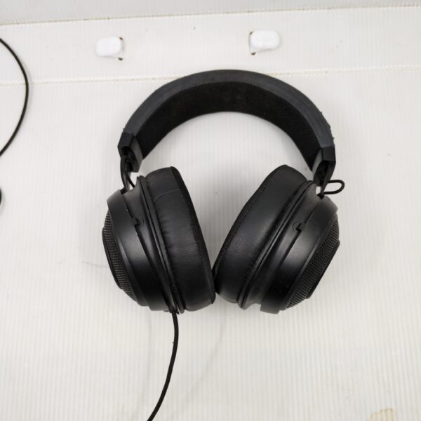 Razer gaming headset | Wired over-ear headphones | Mesh ear cup gaming audio | Razer black headphones with comfort padding